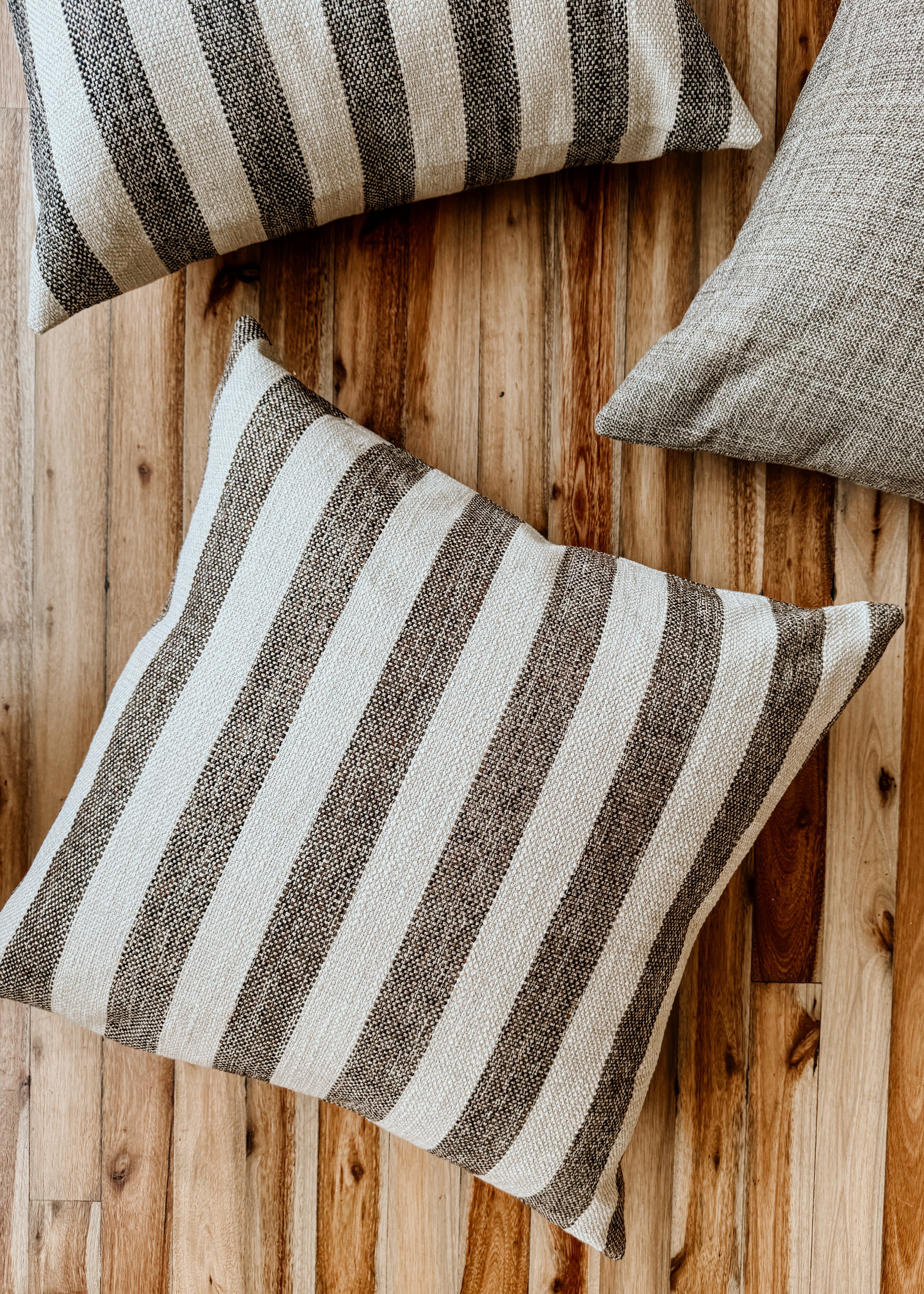 Grounded Stripe Scatter | Brown & White