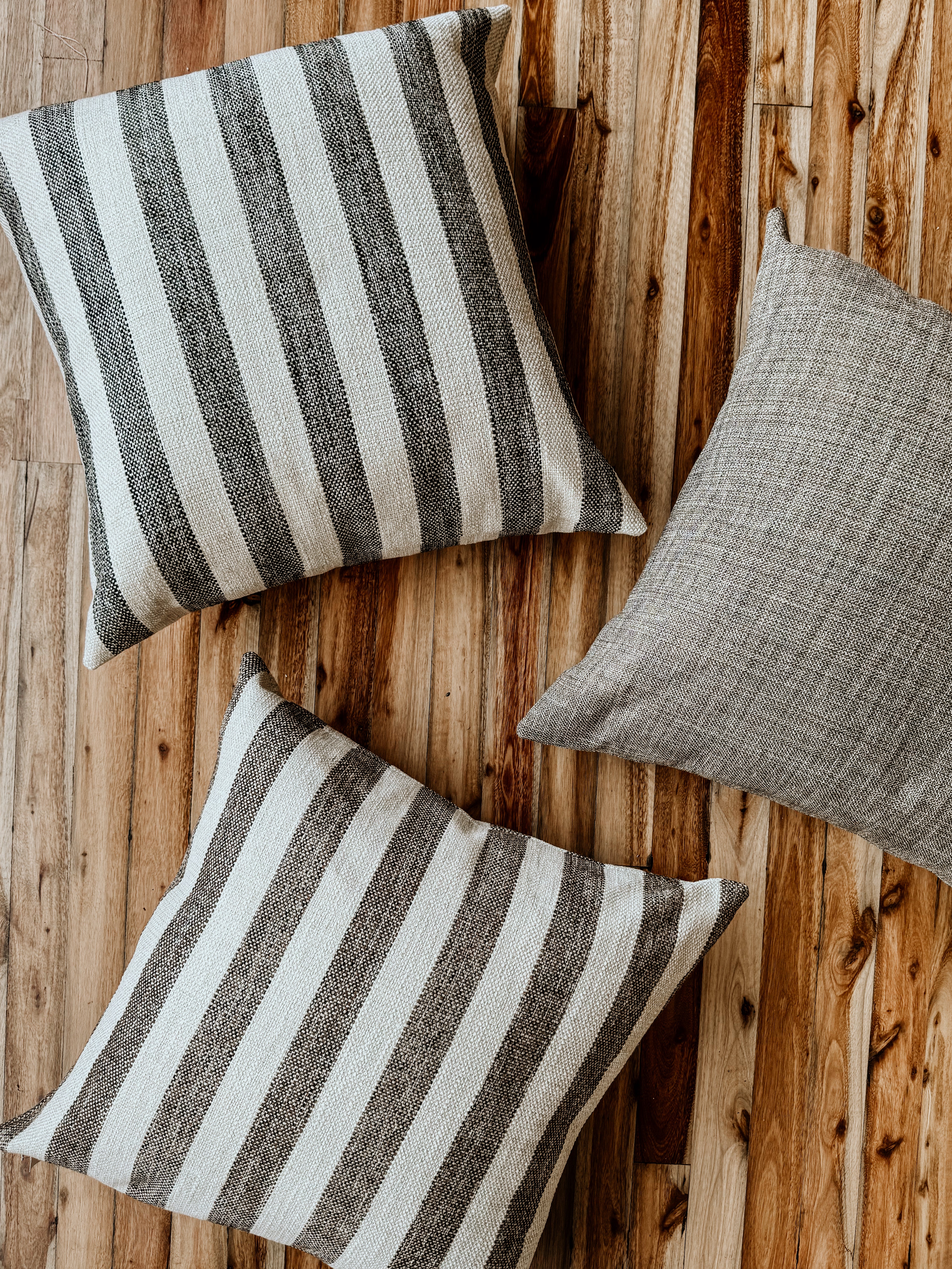 Grounded Stripe Scatter | Brown & White