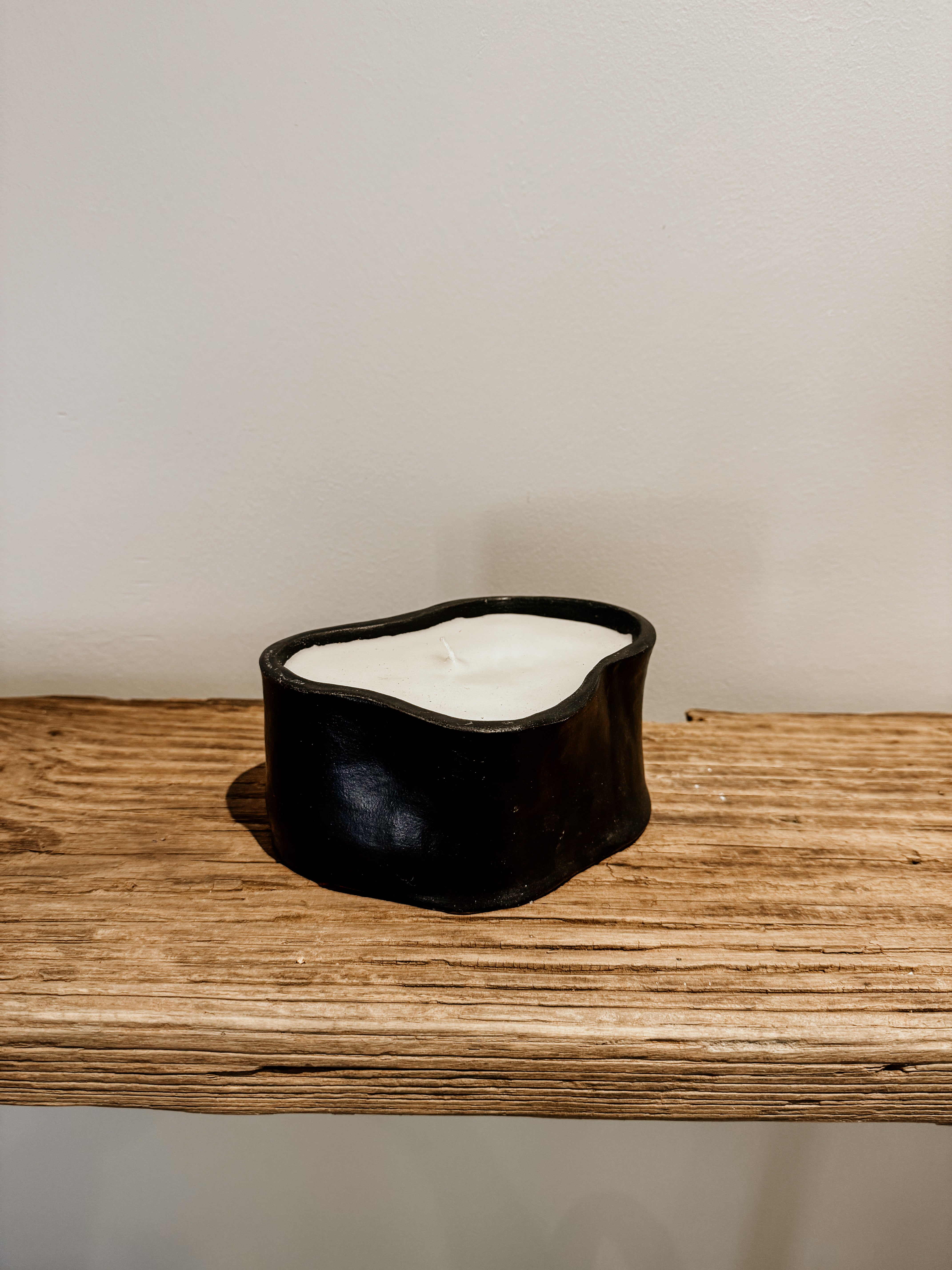 Pool Pot With Candle | Black