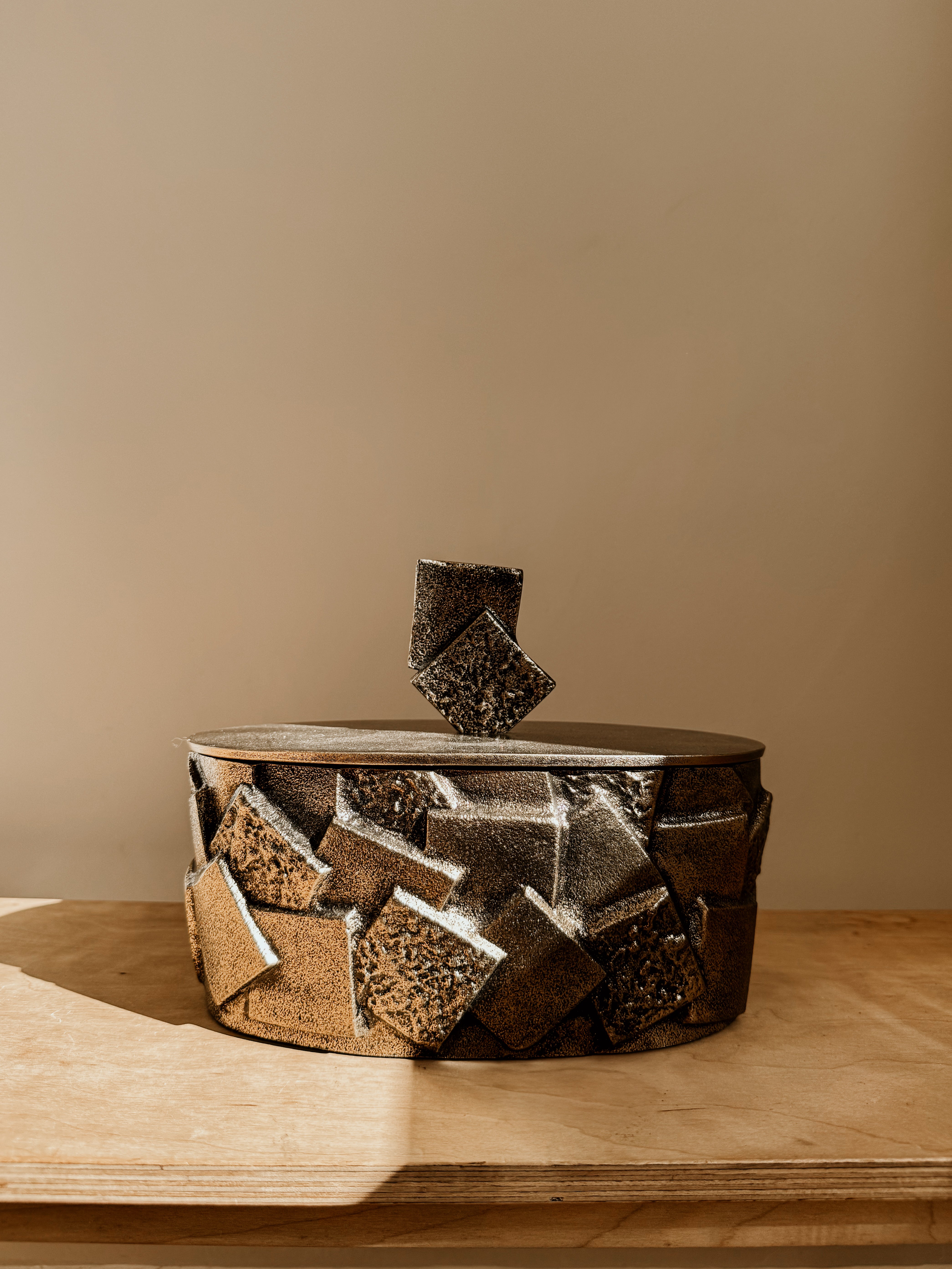 Abstract Jar Short | Brass finish - Shop Adele Catherine 