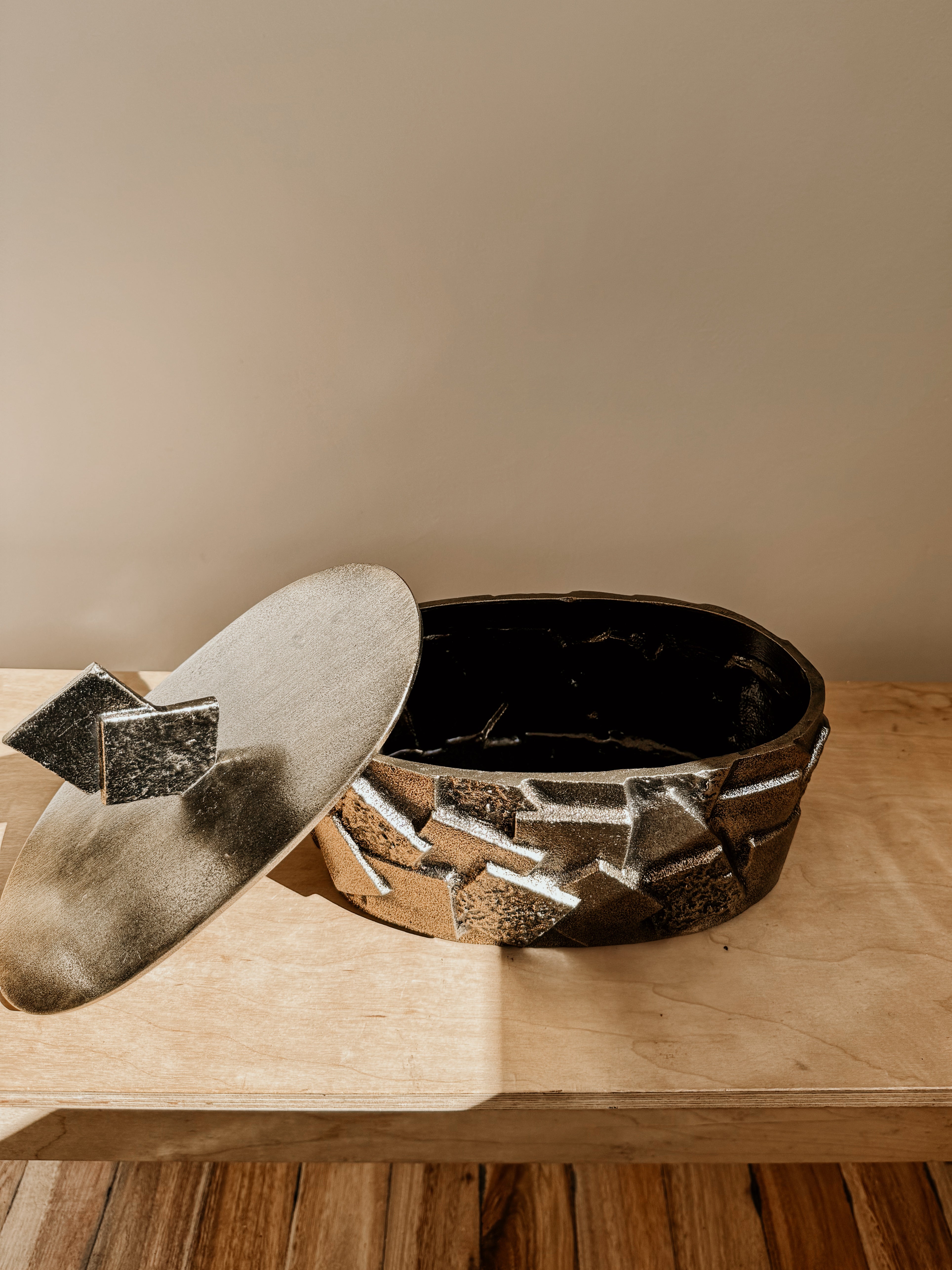 Abstract Jar Short | Brass finish - Shop Adele Catherine 