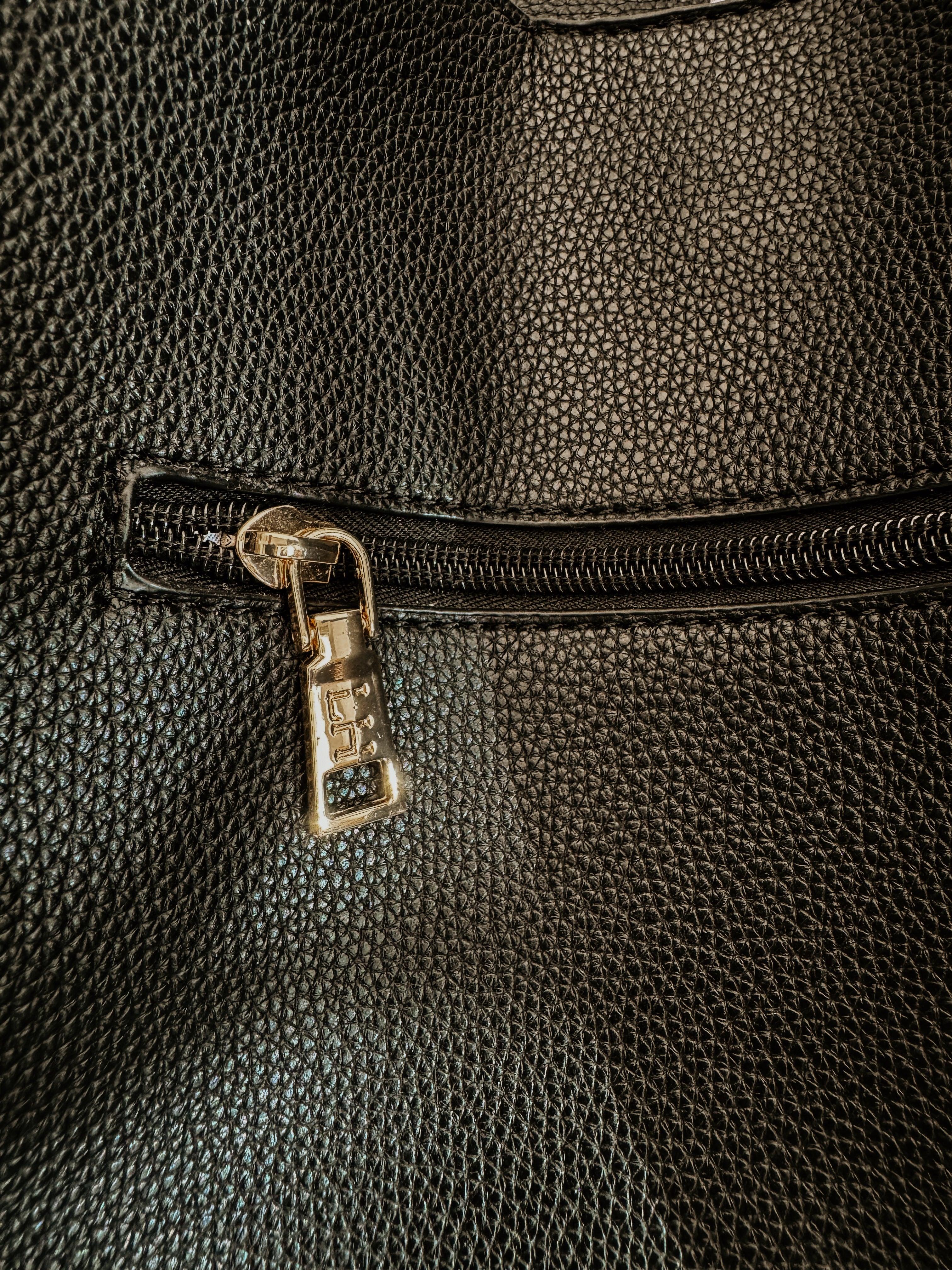 Avery Shoulder Bag | Black - Shop Adele Catherine 