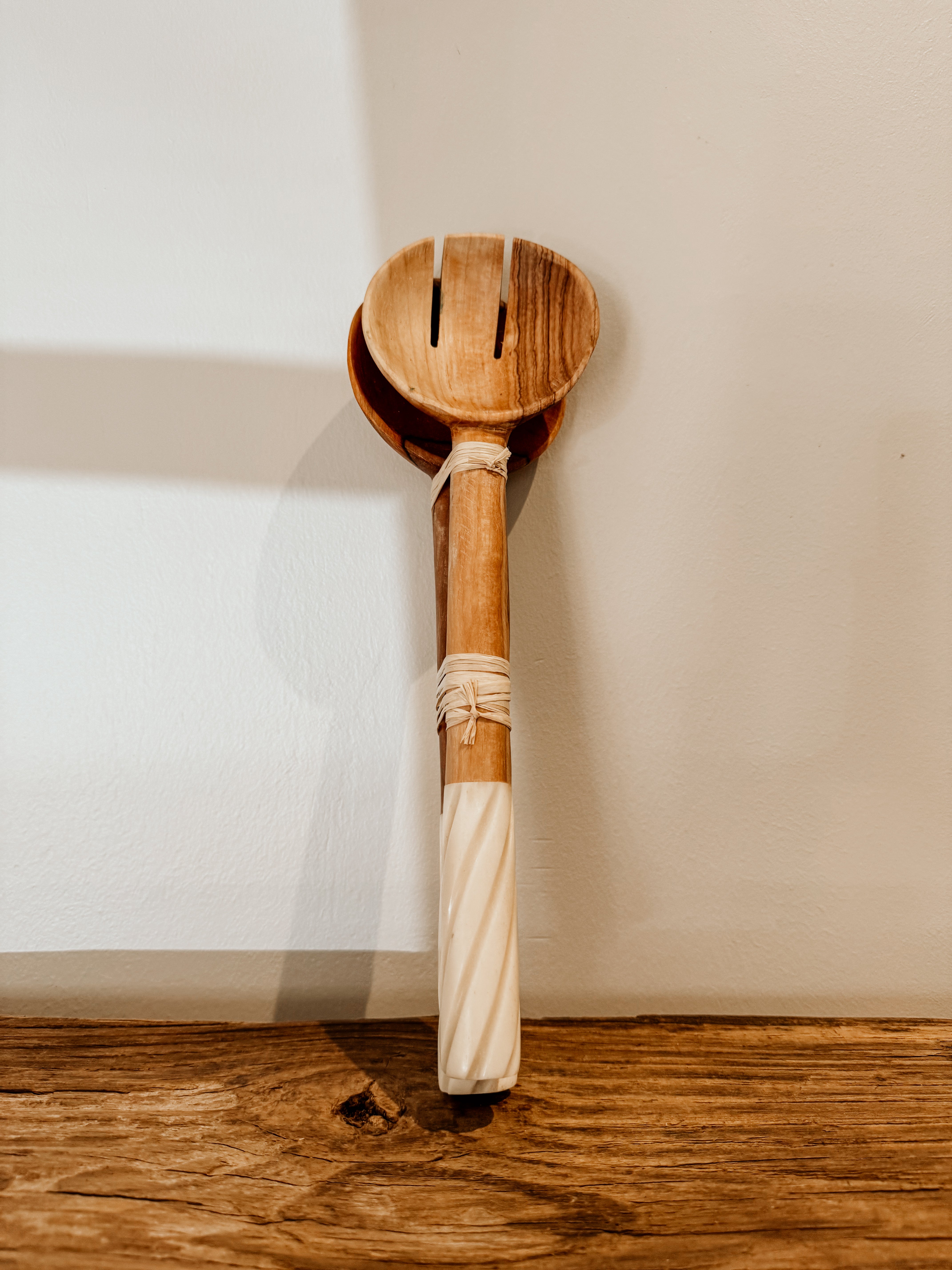 Round Bone Curved Salad Server | Natural & Ivory