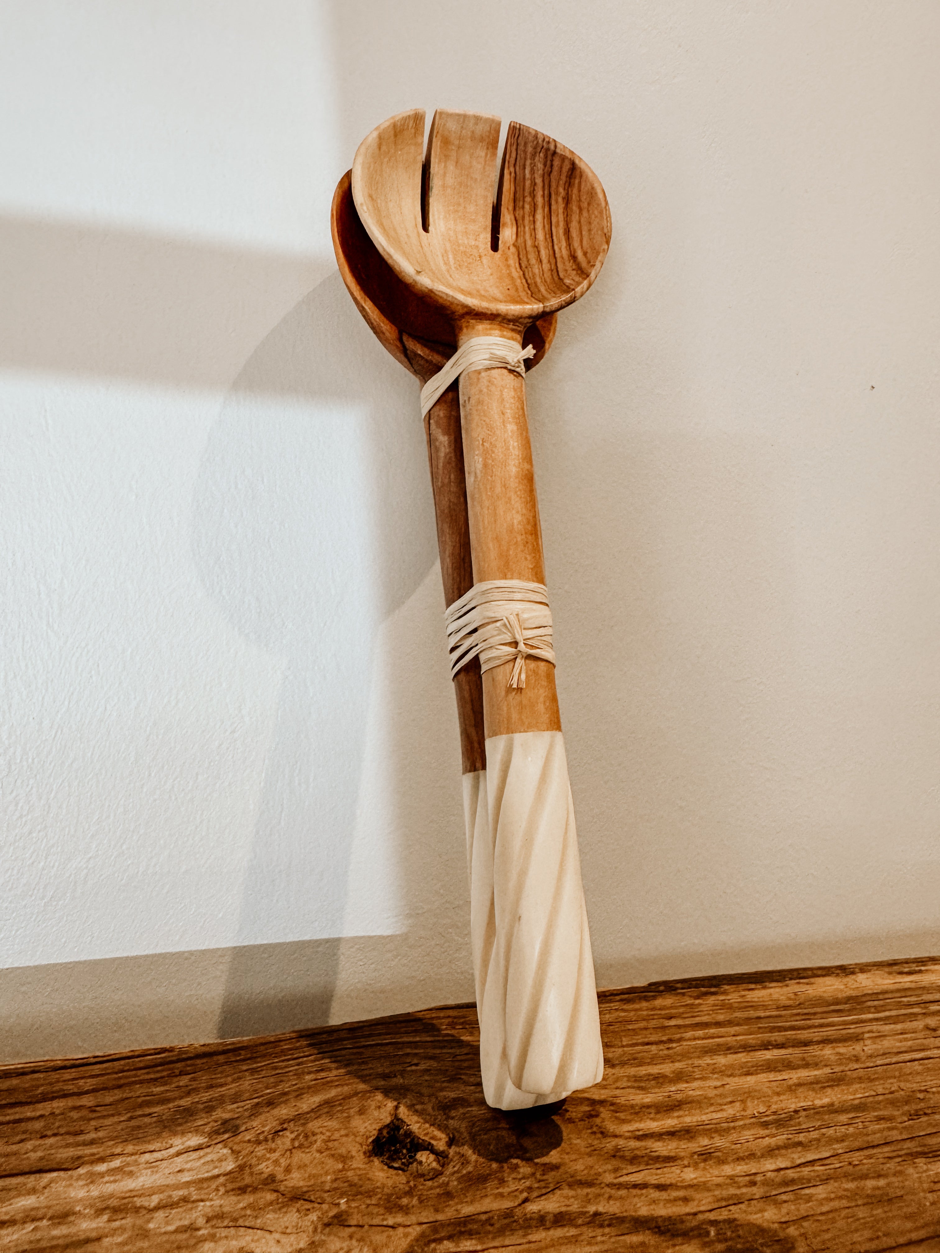 Round Bone Curved Salad Server | Natural & Ivory