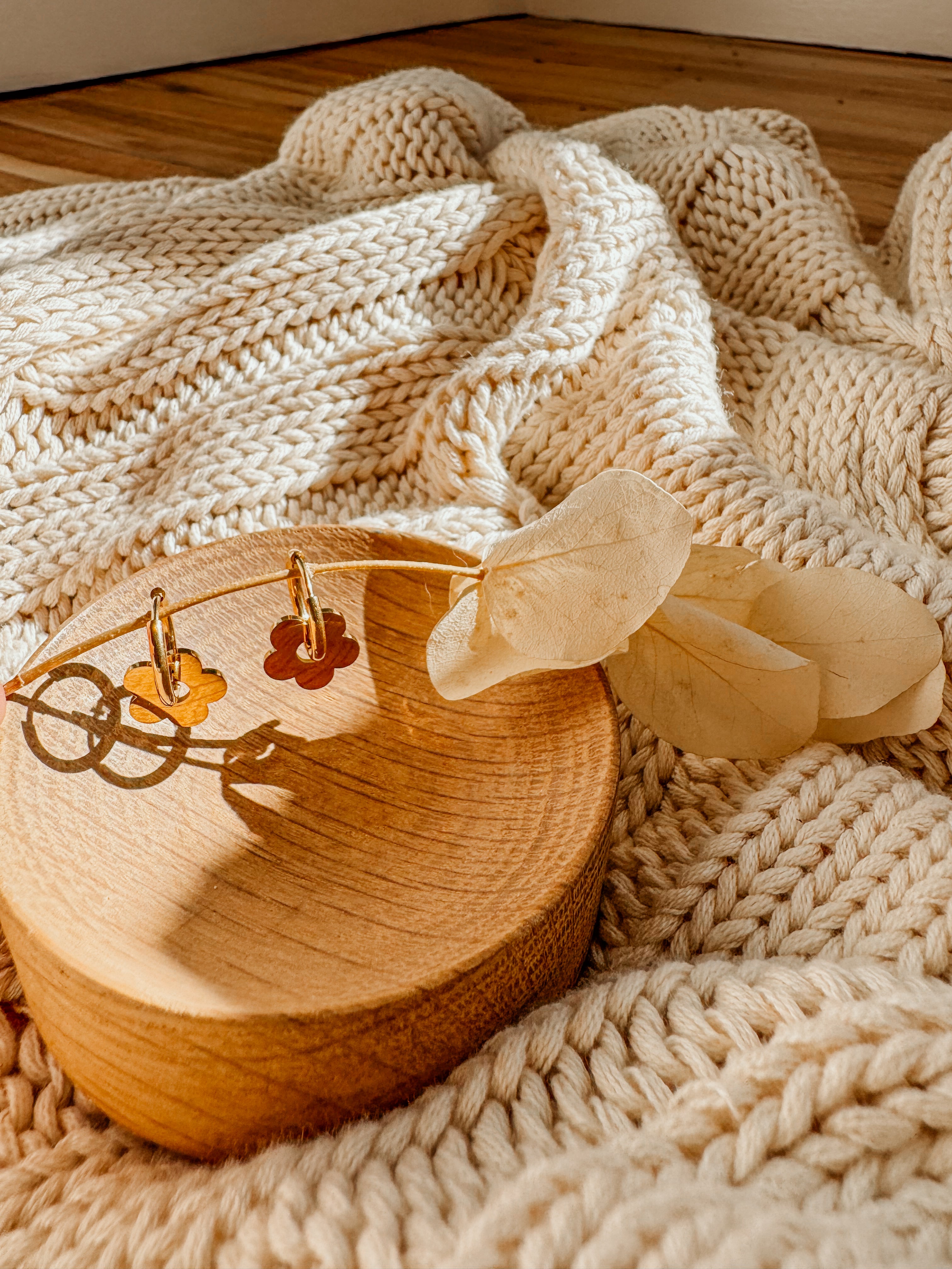 The Daisy Everyday Hoops | Gold - Shop Adele Catherine 