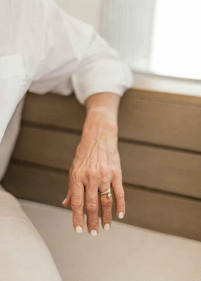 Cross Over Ring | Bronze