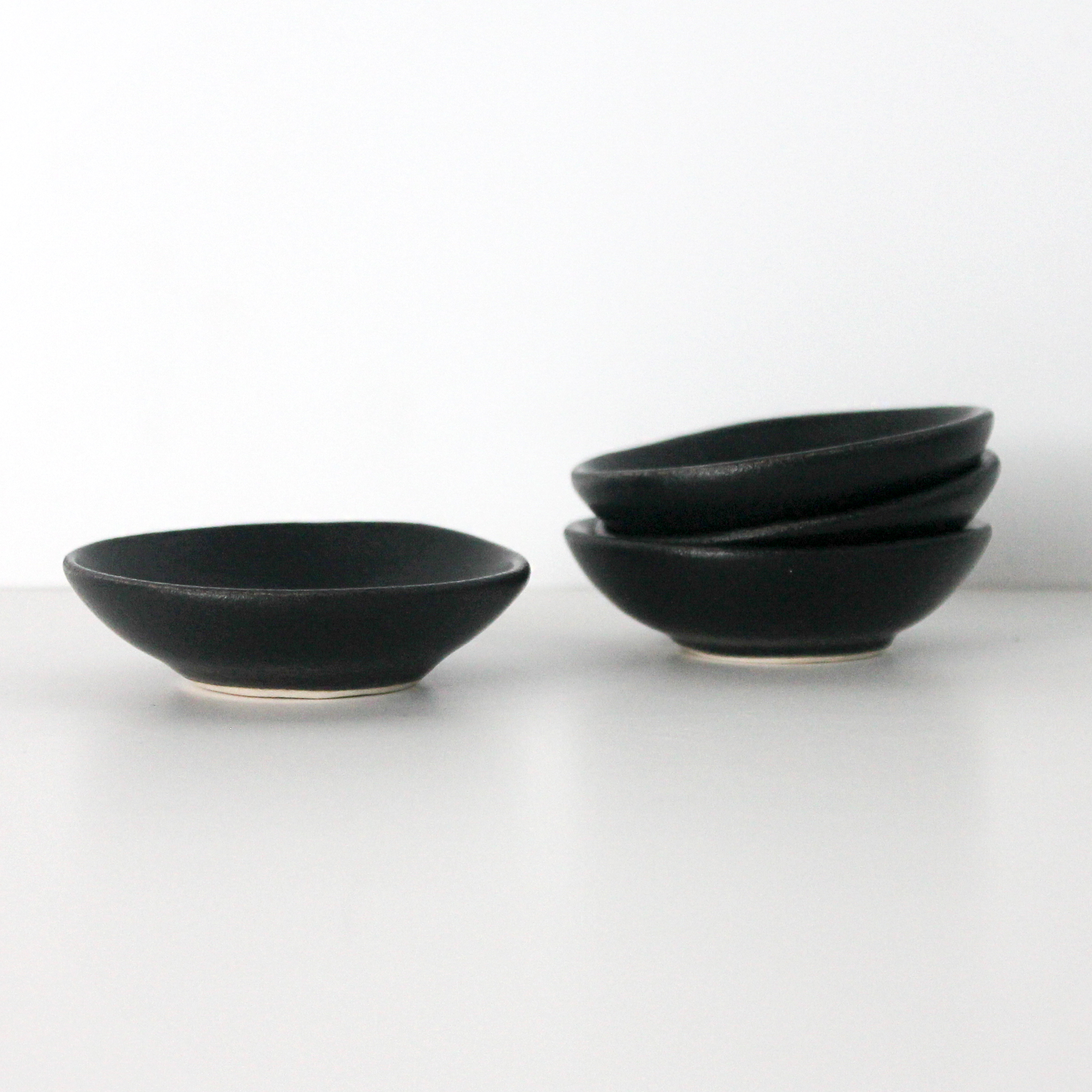 Pinch Pot Coal | Black - Shop Adele Catherine 