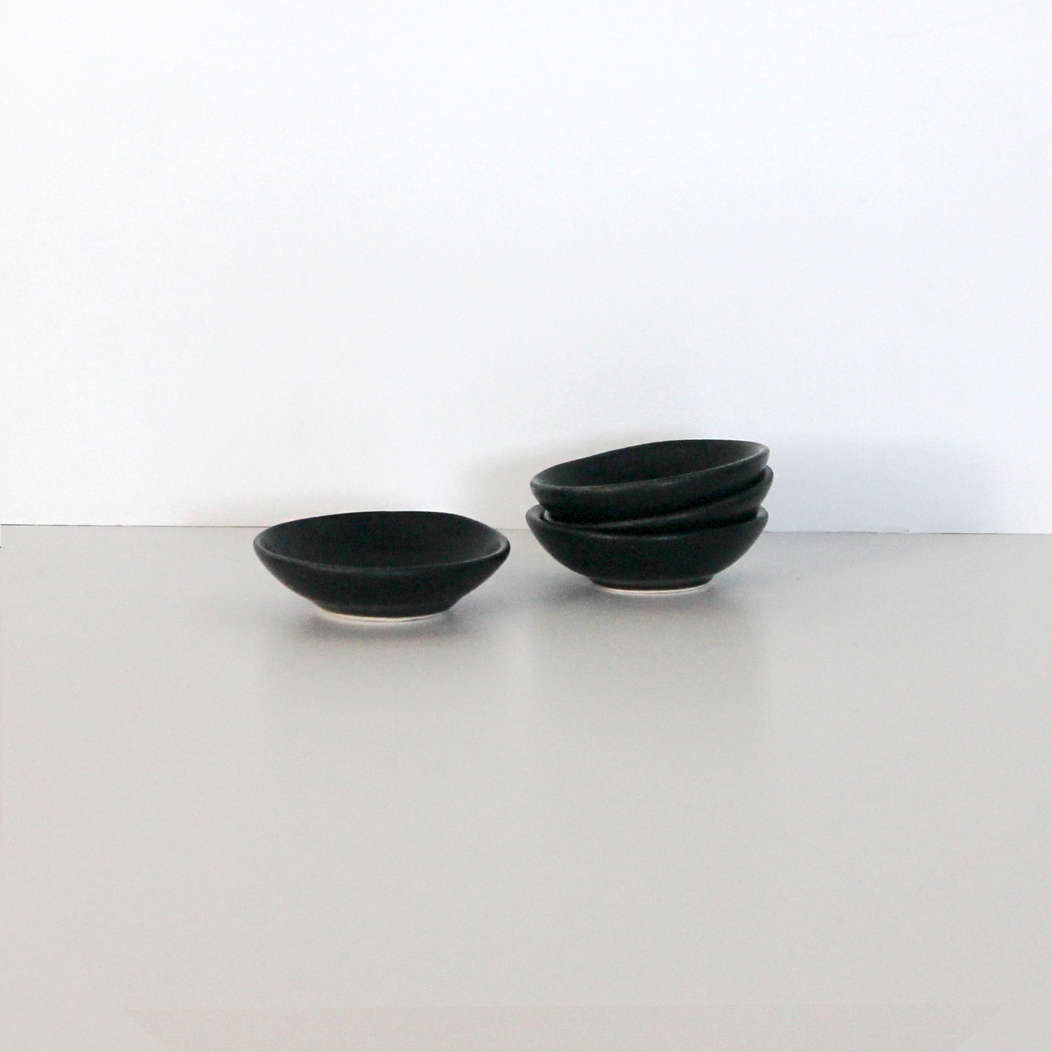 Pinch Pot Coal | Black - Shop Adele Catherine 