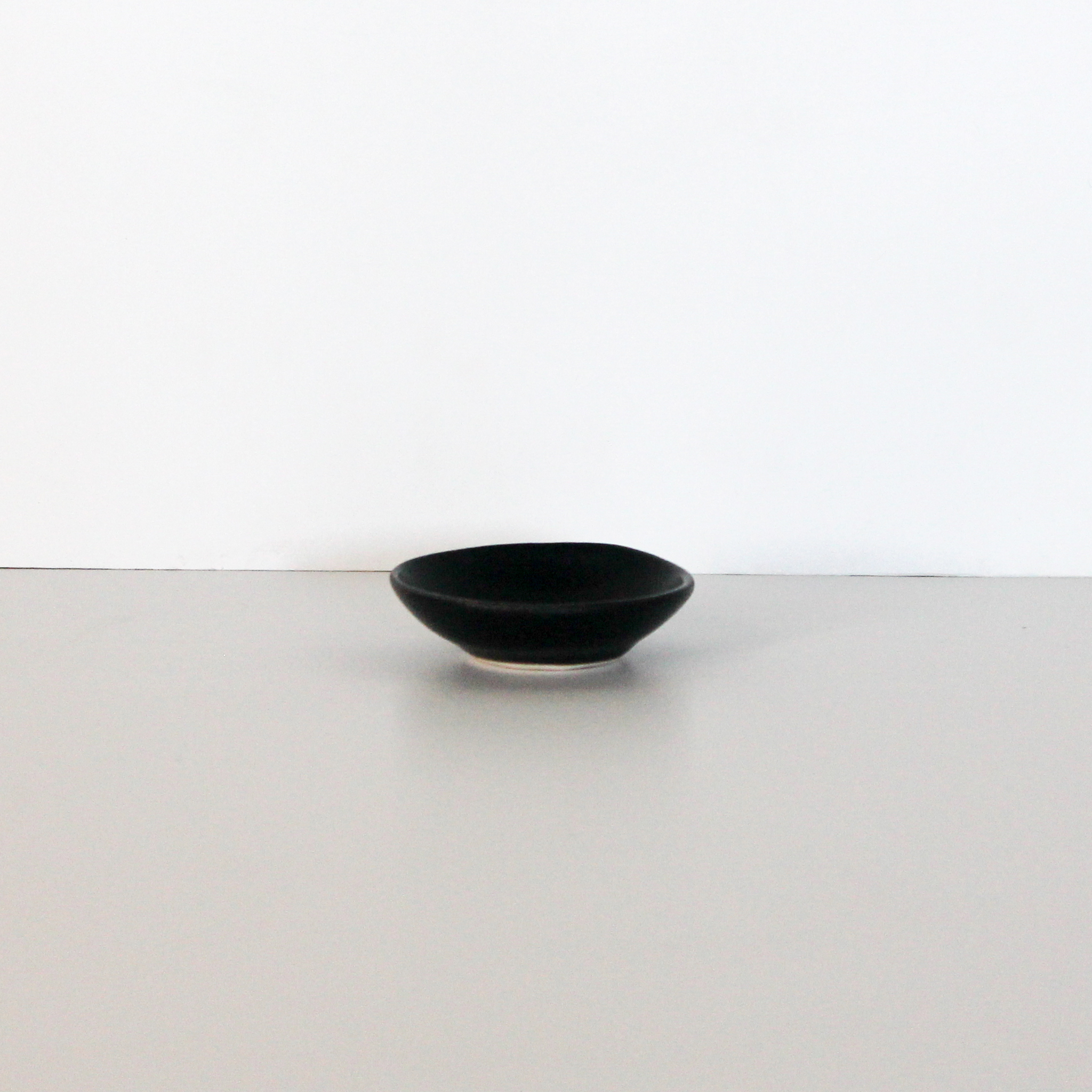 Pinch Pot Coal | Black - Shop Adele Catherine 